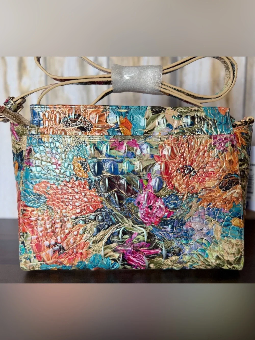 HARD TO FIND !!!! BRAHMIN HILLARY LASSO FLORAL PRINT LEATHER CROSSBODY NWT